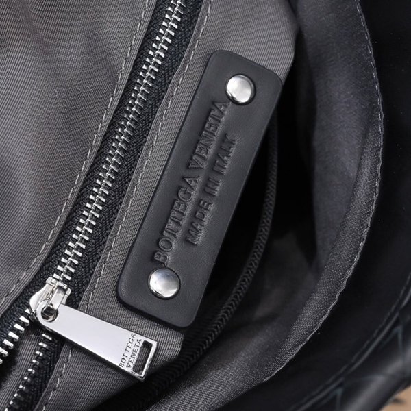 ボッテガヴェネタバッグ着用イメージ